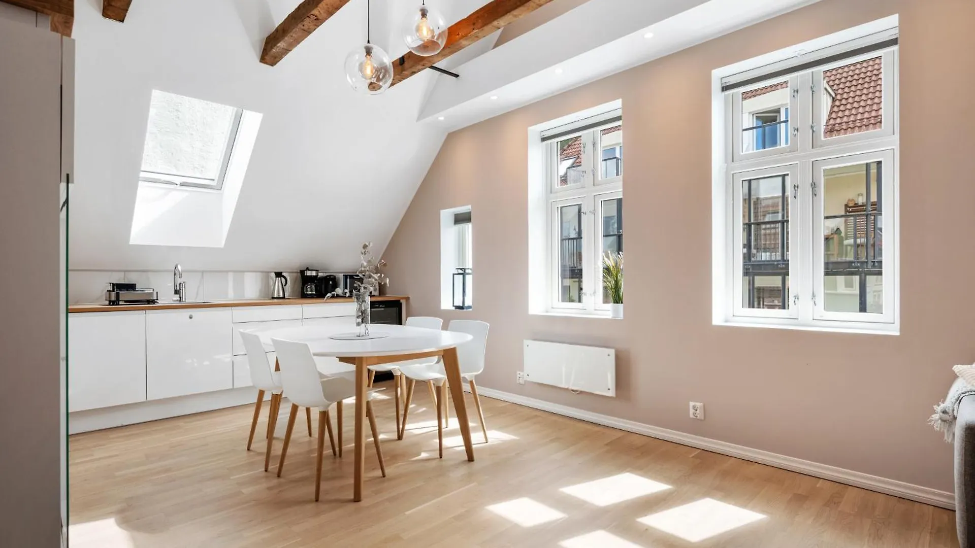Roomsly Apartments I Stay Next To Bryggen With Balcony Берген Норвегия